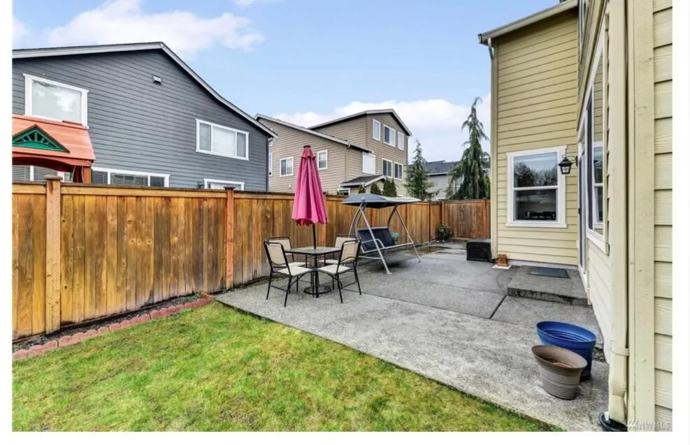 11667 170th Court NE, Redmond, WA 98052