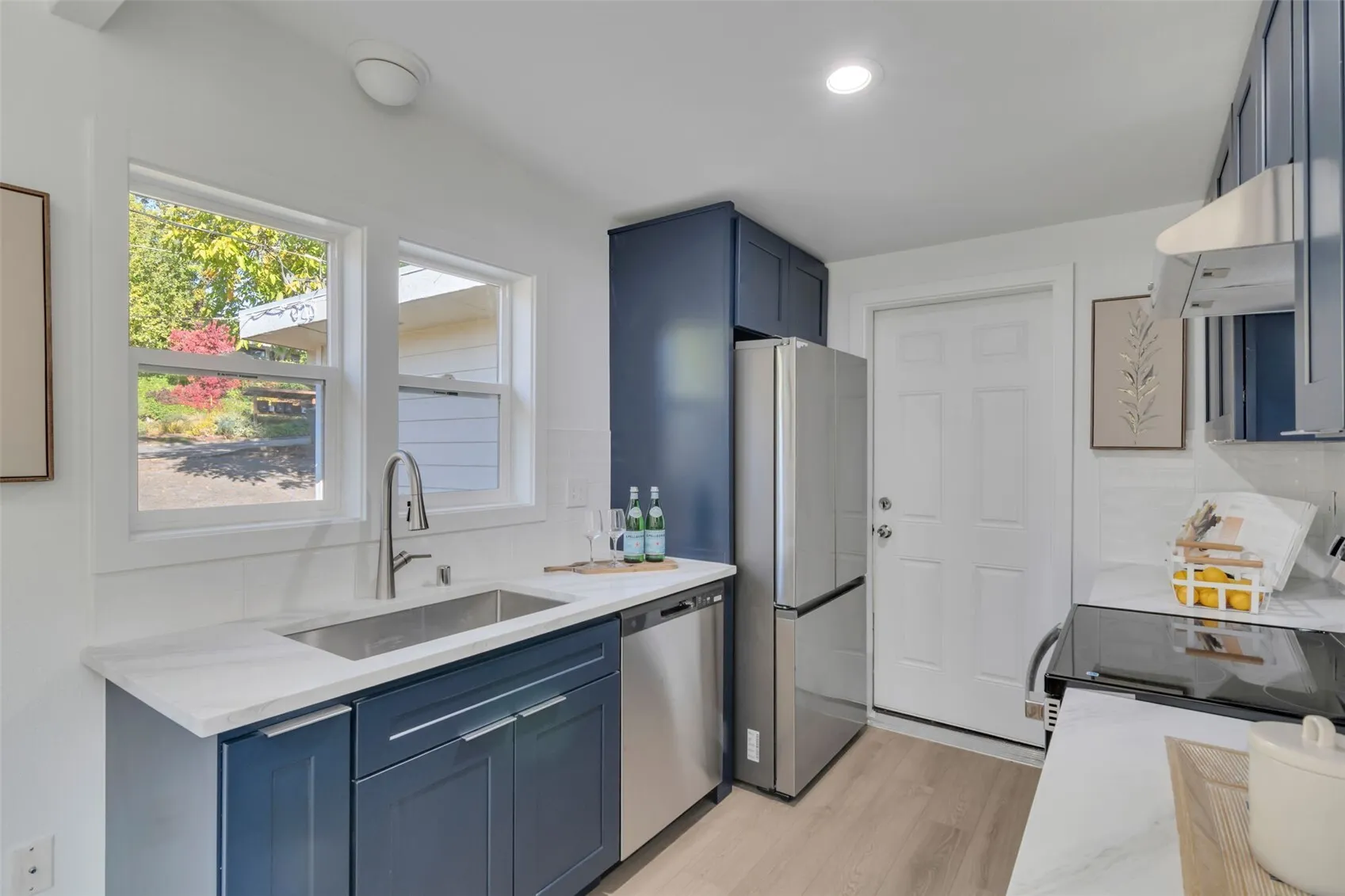 16237 SE 7th Street , Bellevue, WA 98008