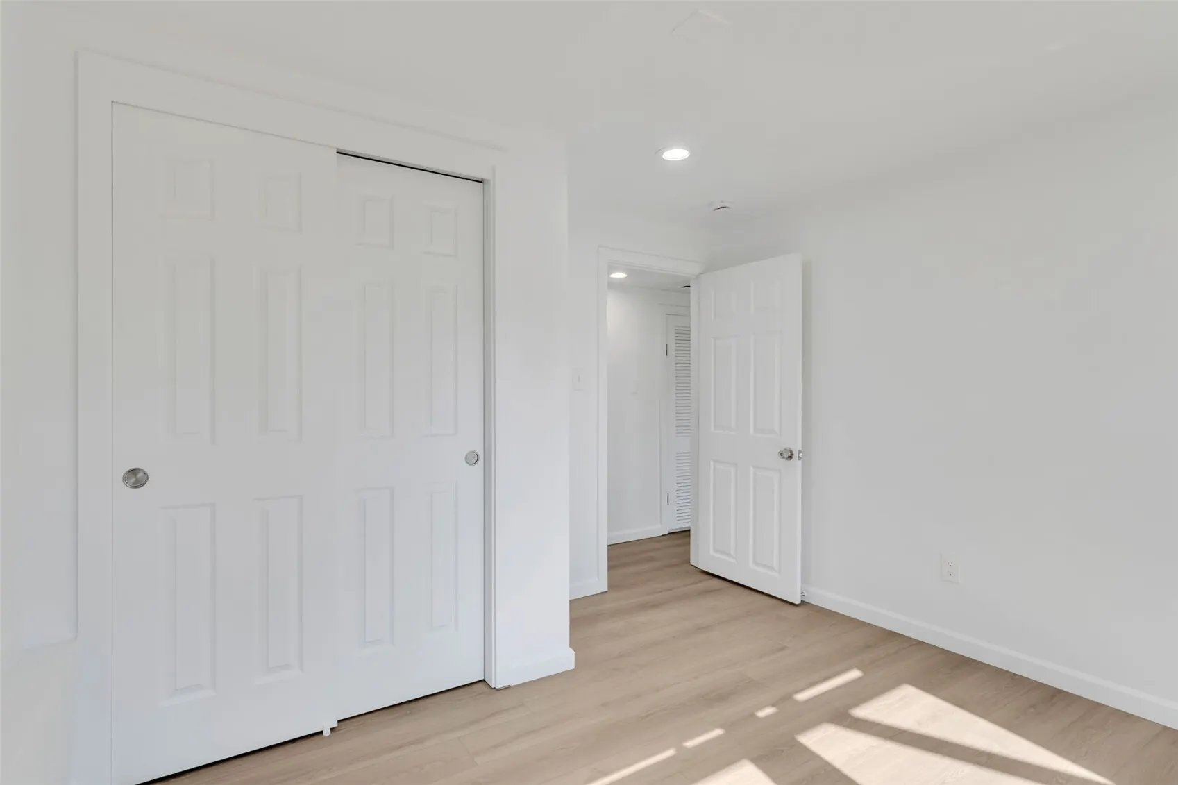 16237 SE 7th Street , Bellevue, WA 98008