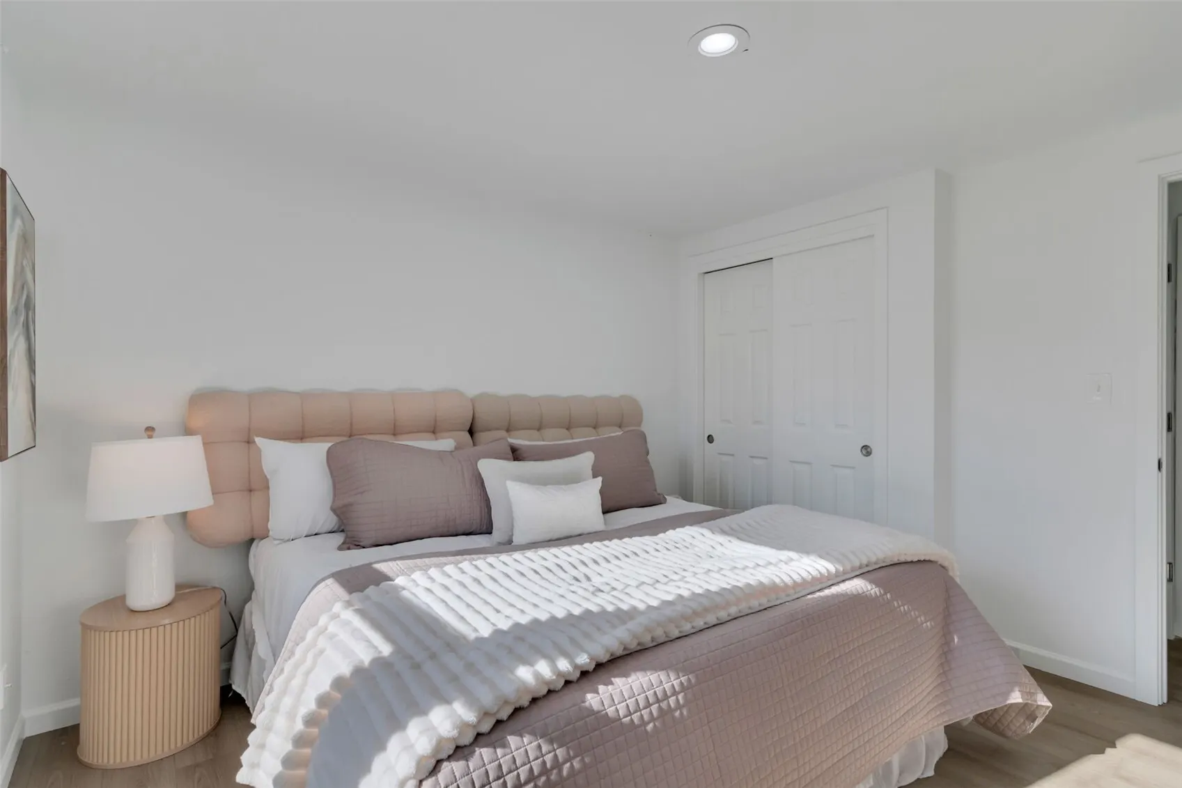 16237 SE 7th Street , Bellevue, WA 98008