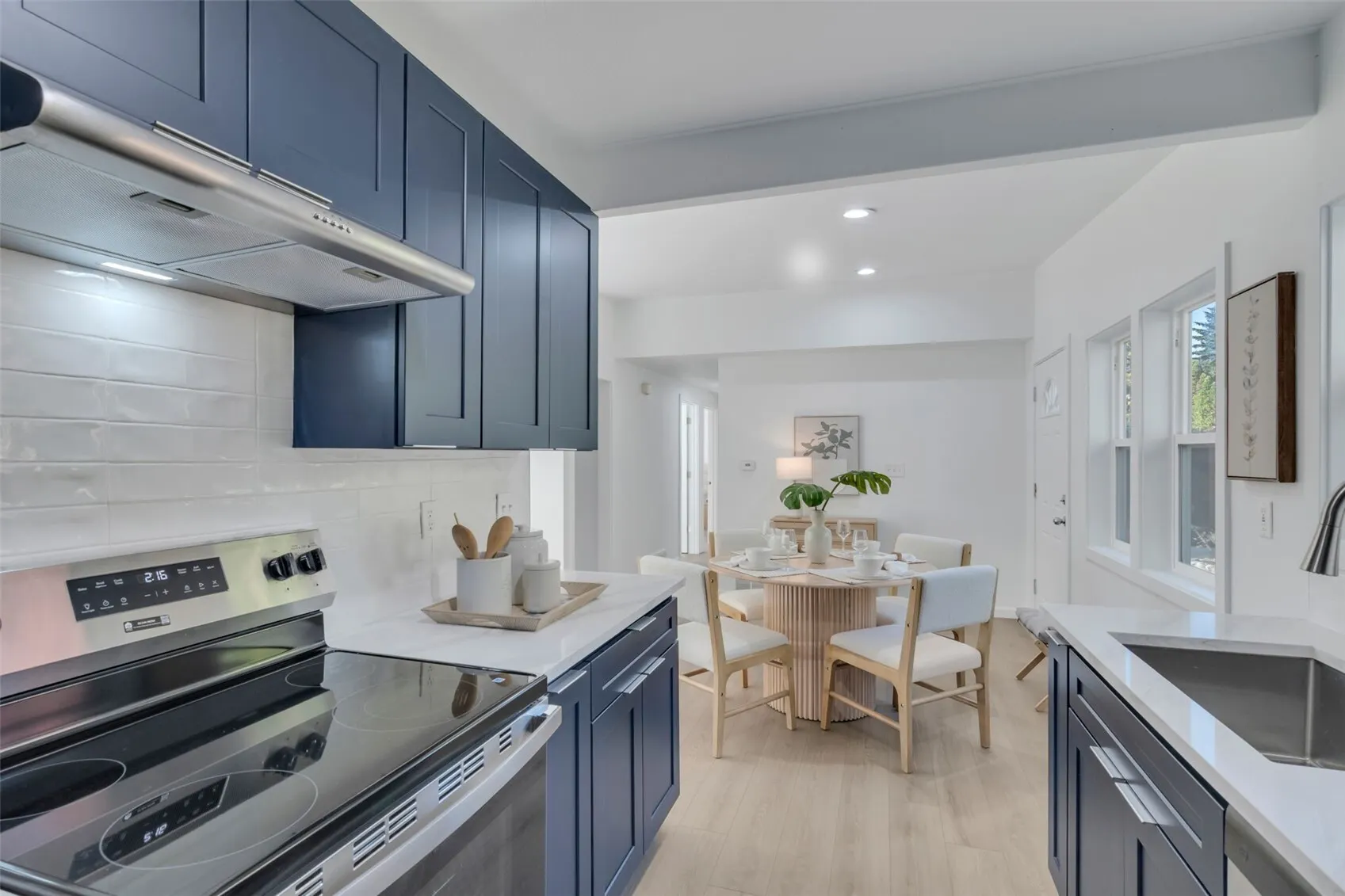 16237 SE 7th Street , Bellevue, WA 98008
