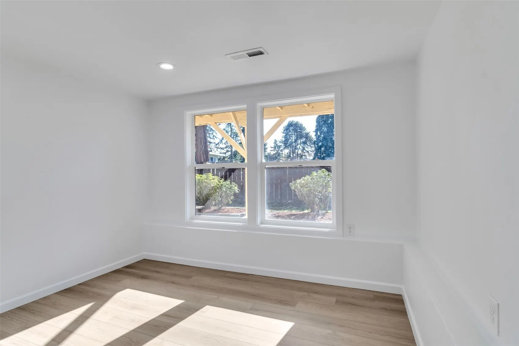 16237 SE 7th Street , Bellevue, WA 98008