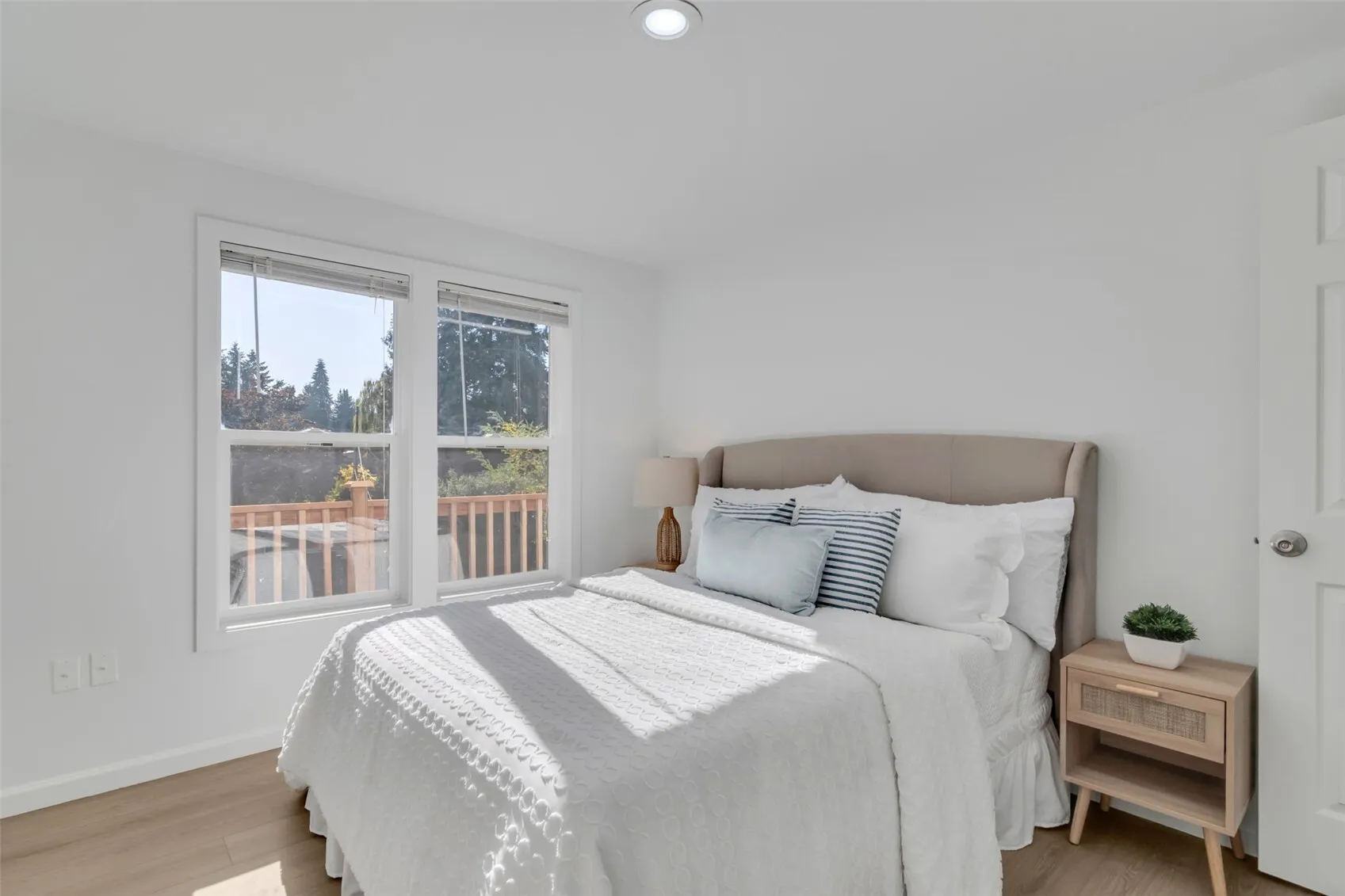 16237 SE 7th Street , Bellevue, WA 98008