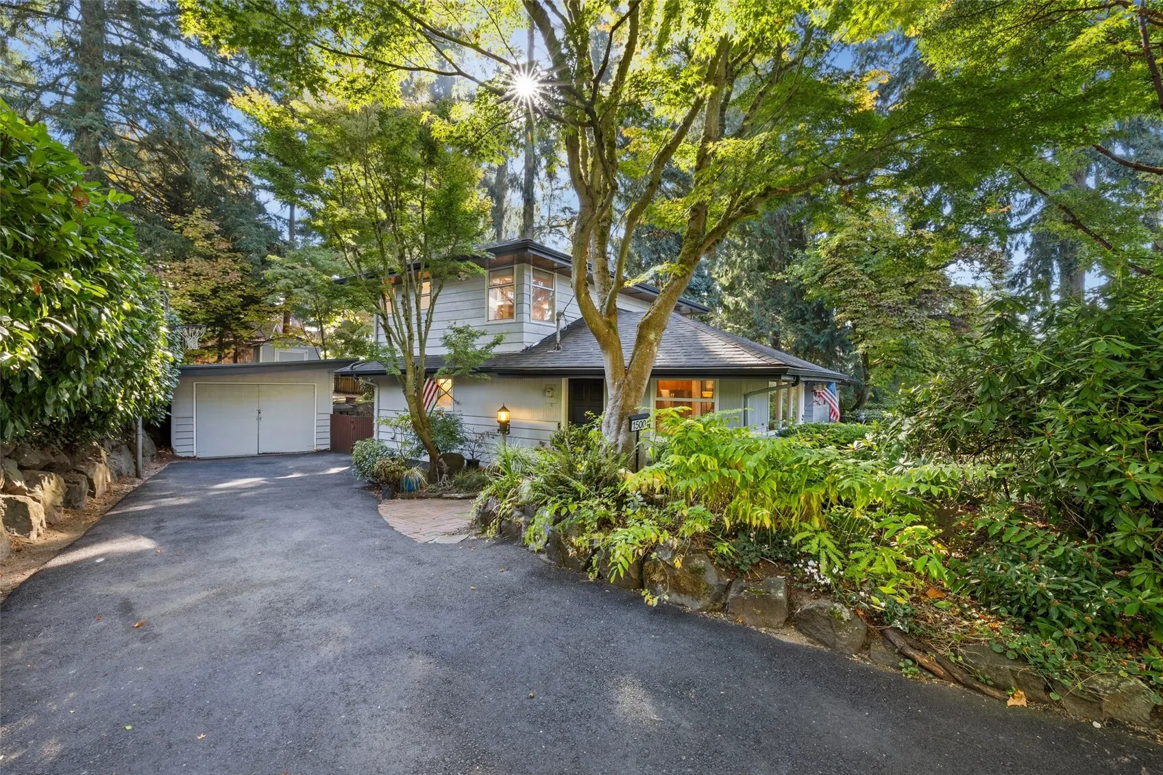 15004 24th Avenue SW, Seattle, WA 98166