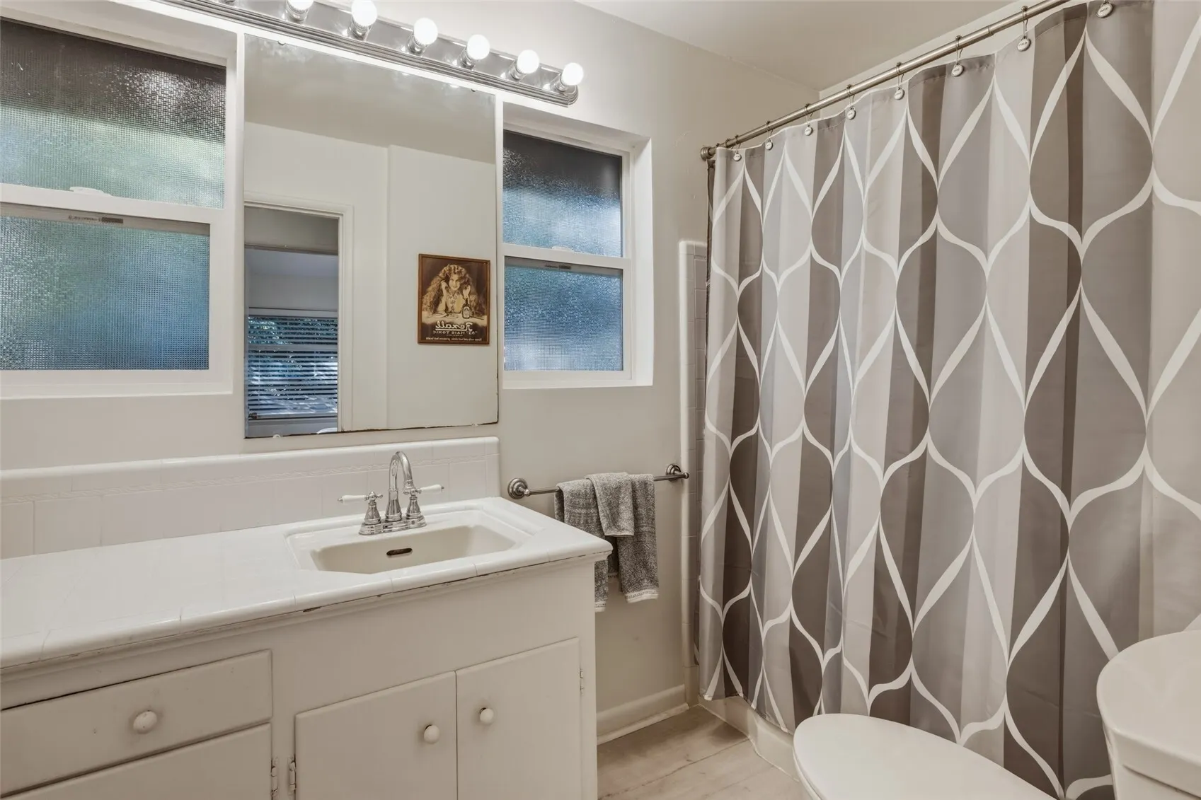 15004 24th Avenue SW, Seattle, WA 98166