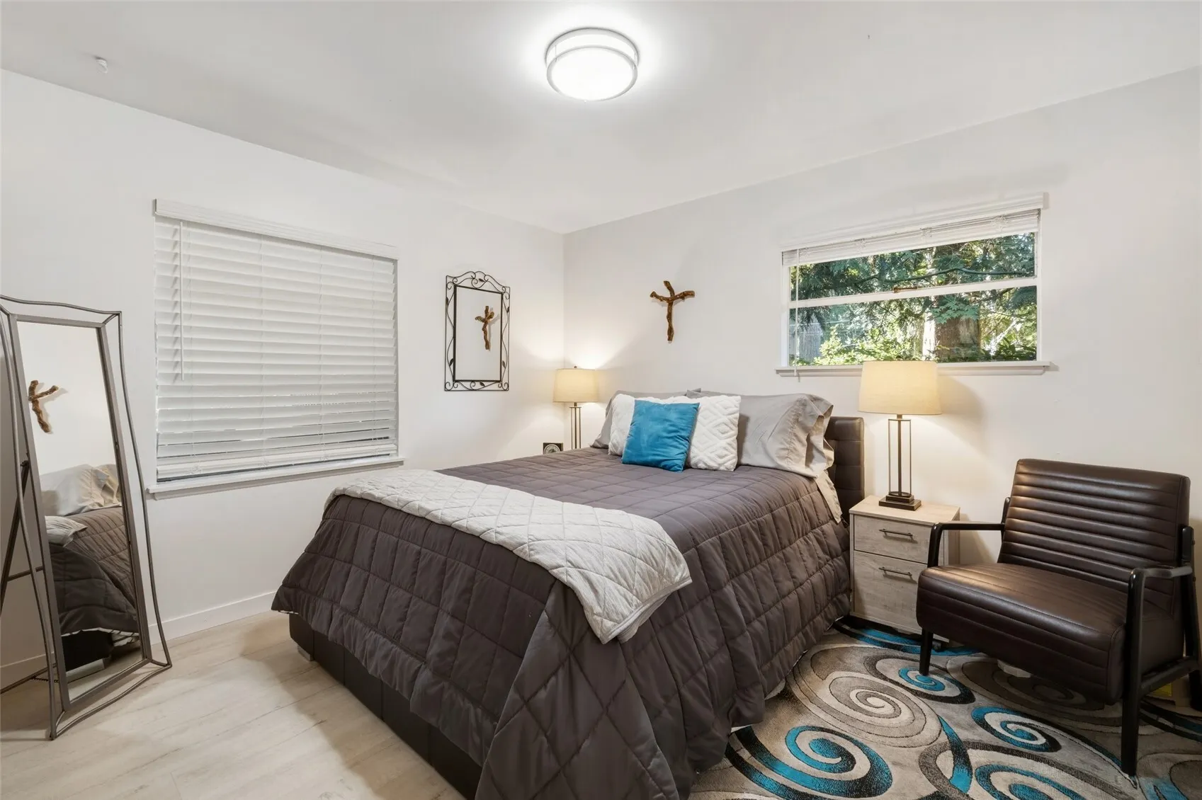 15004 24th Avenue SW, Seattle, WA 98166