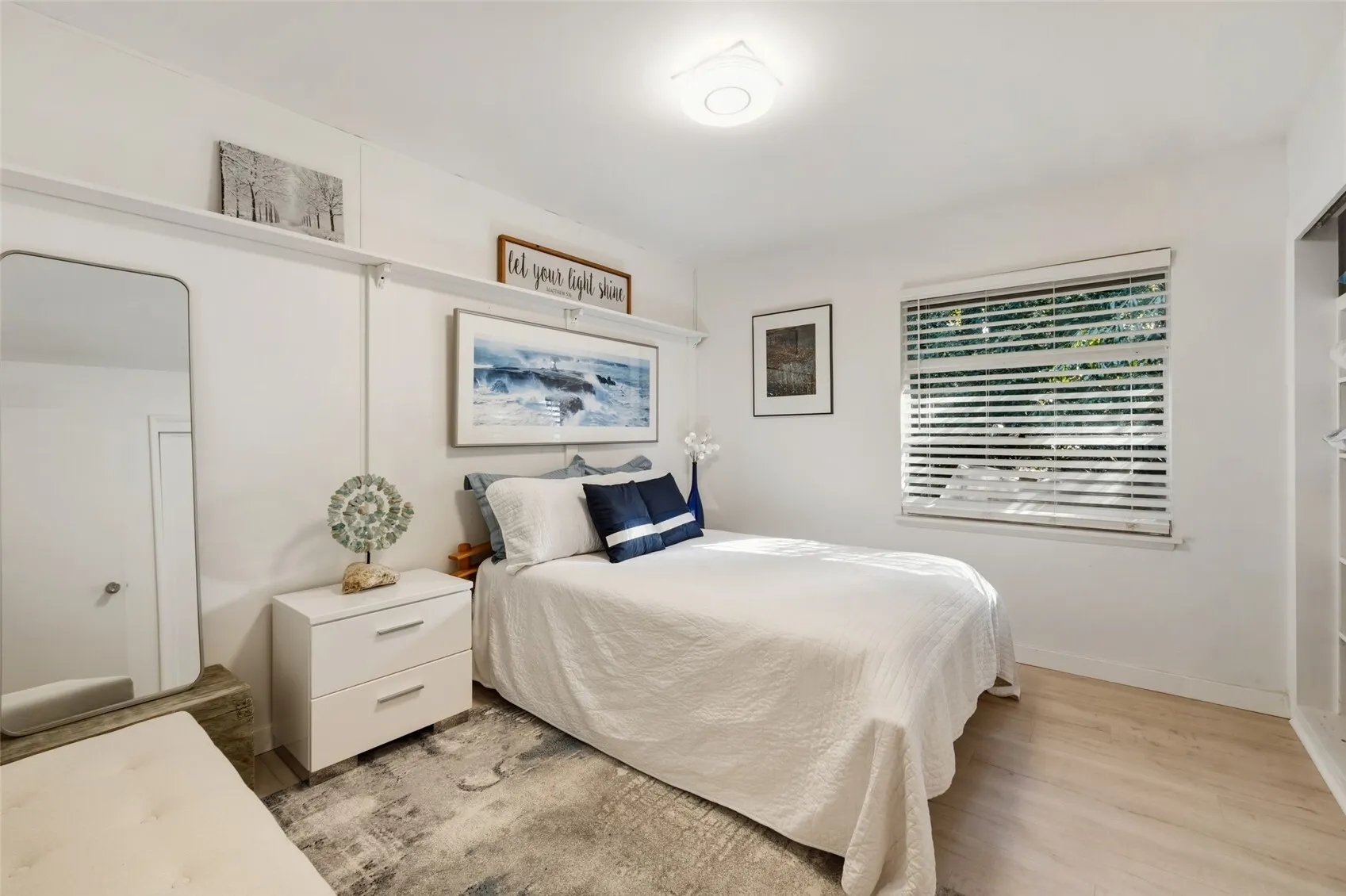 15004 24th Avenue SW, Seattle, WA 98166