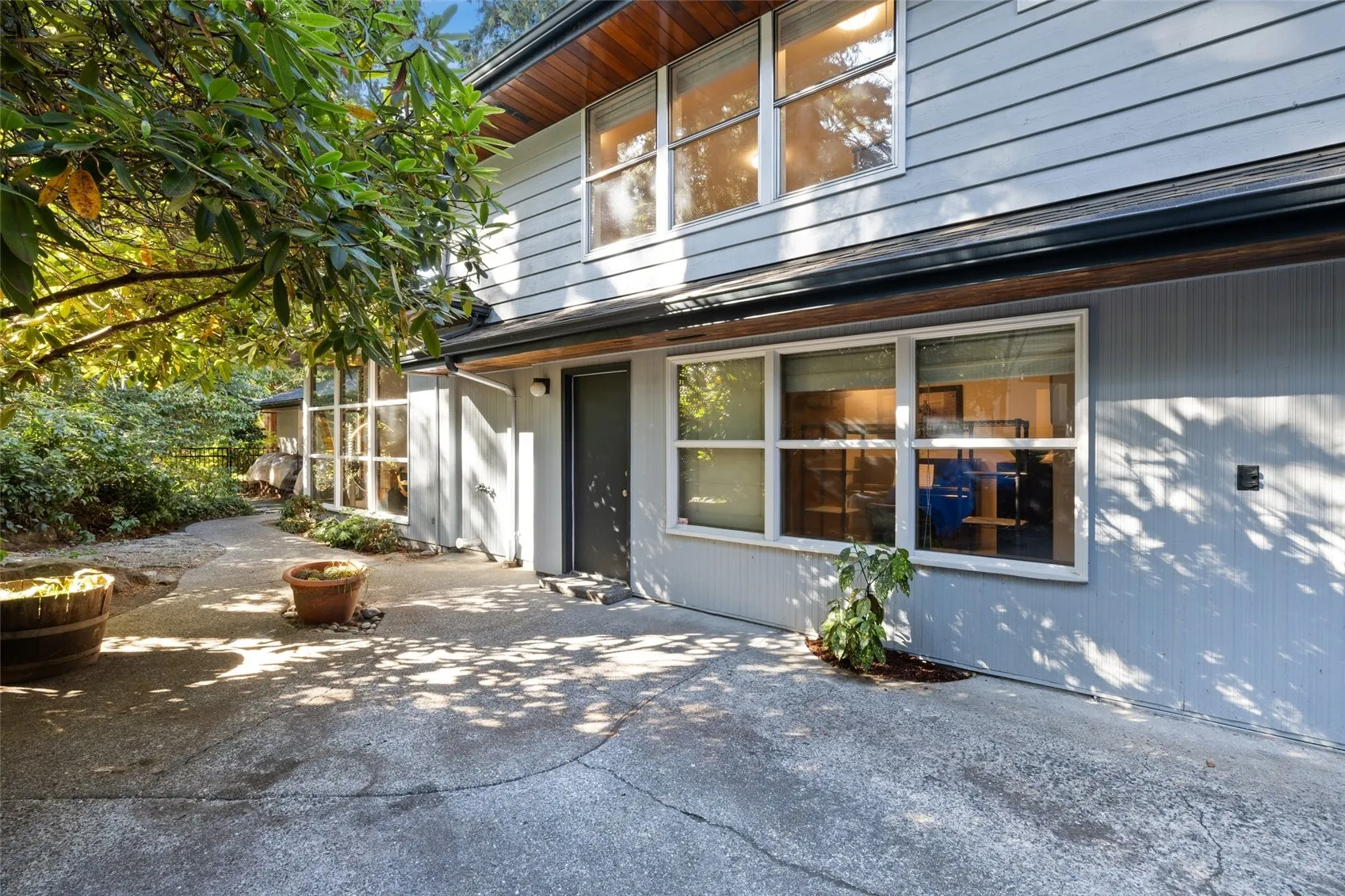 15004 24th Avenue SW, Seattle, WA 98166