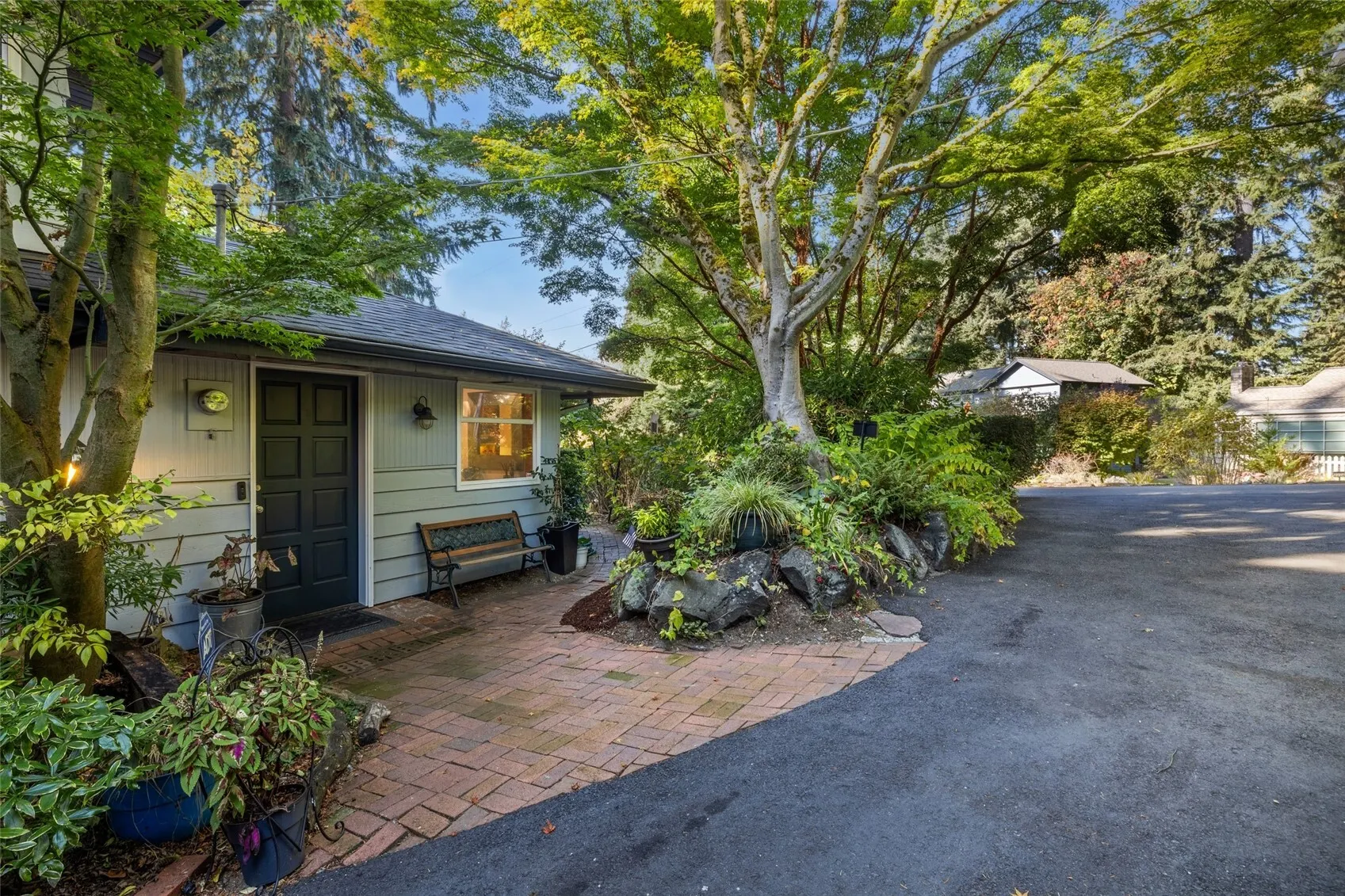 15004 24th Avenue SW, Seattle, WA 98166
