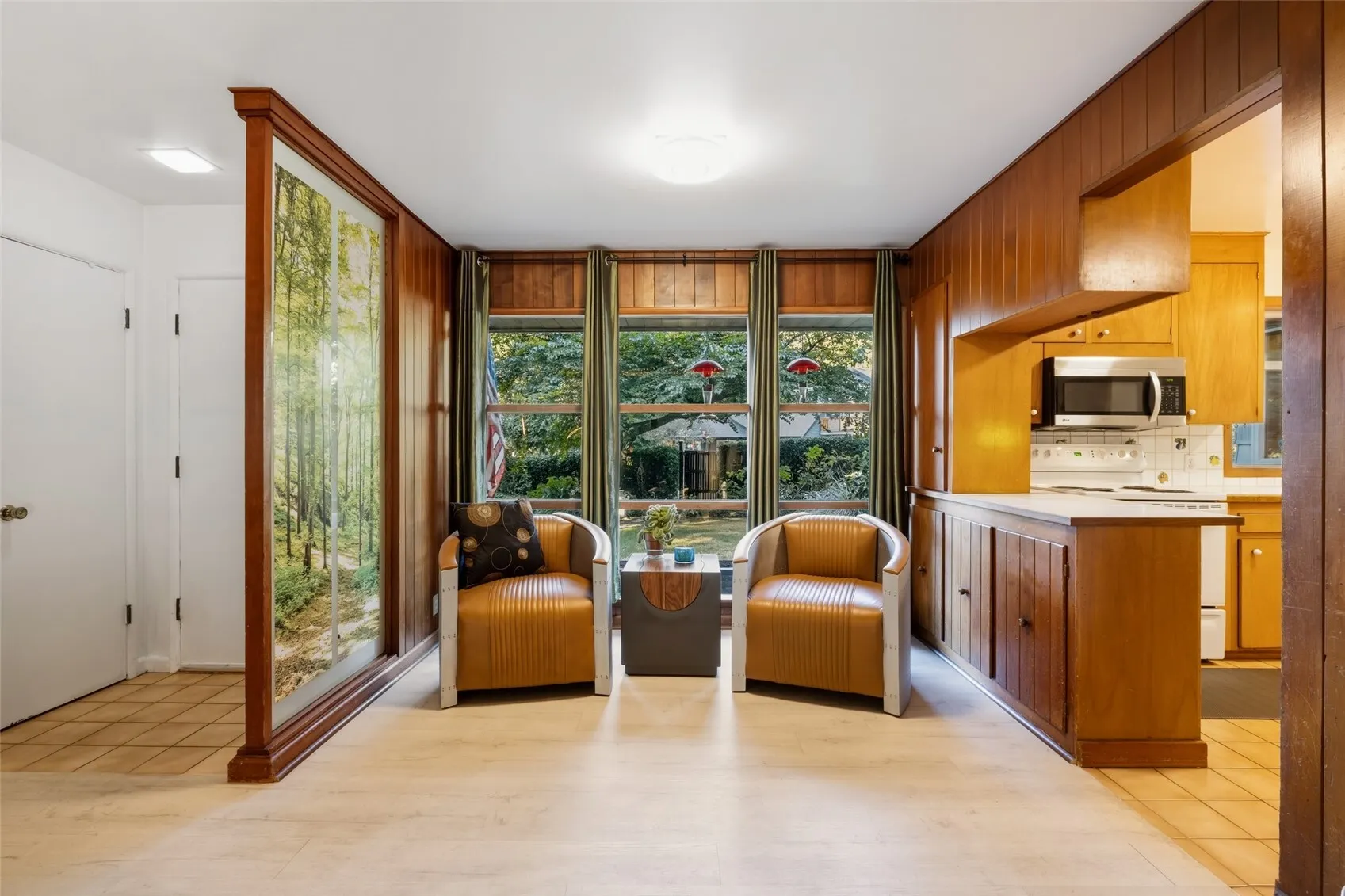 15004 24th Avenue SW, Seattle, WA 98166