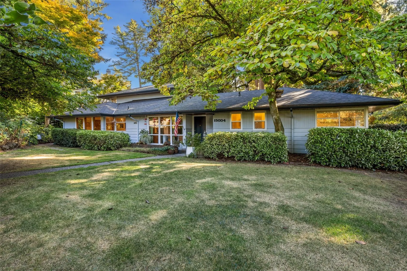 15004 24th Avenue SW, Seattle, WA 98166