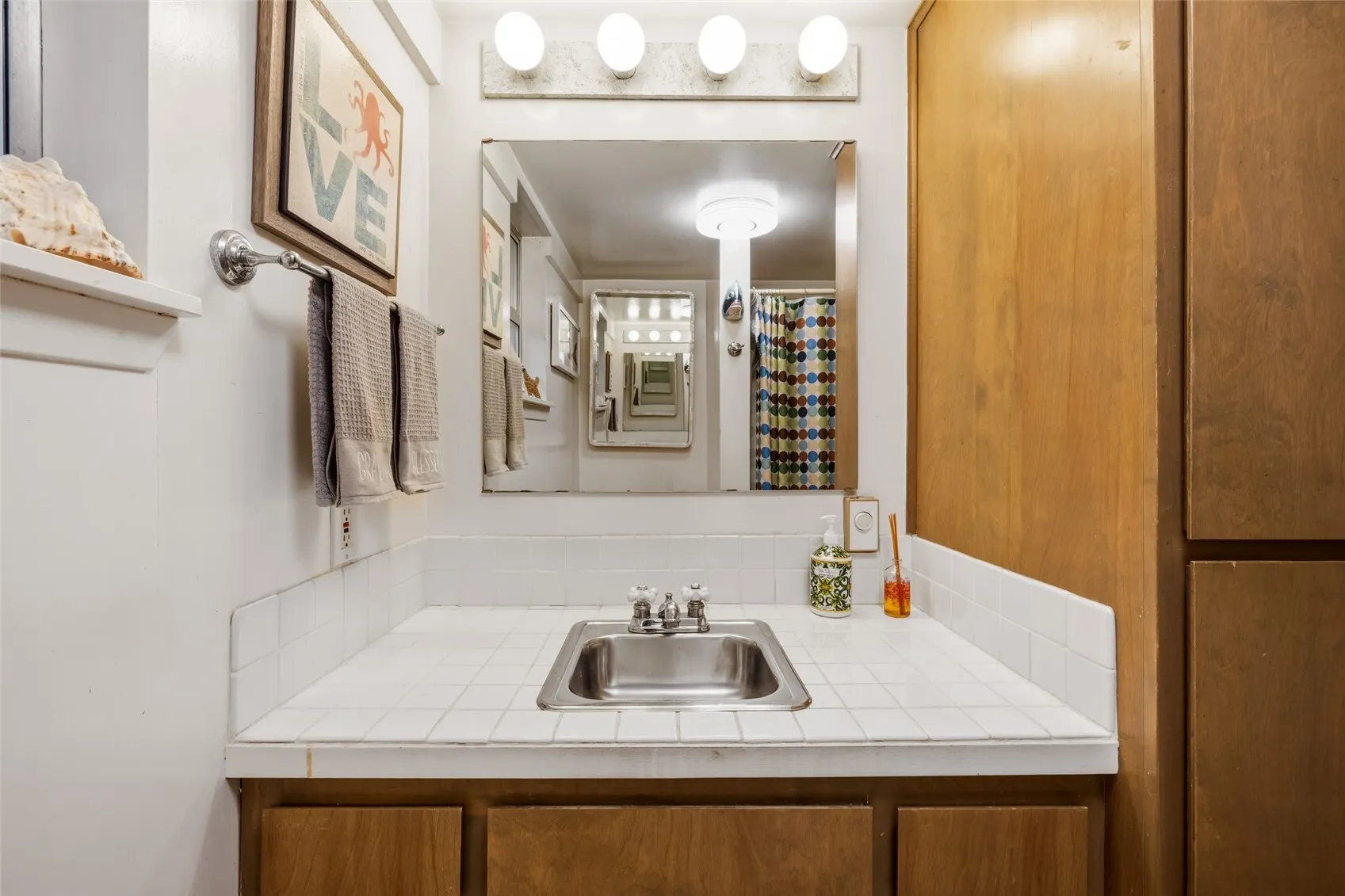 15004 24th Avenue SW, Seattle, WA 98166