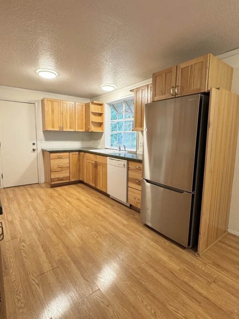 16930 North Road , Bothell, WA 98012