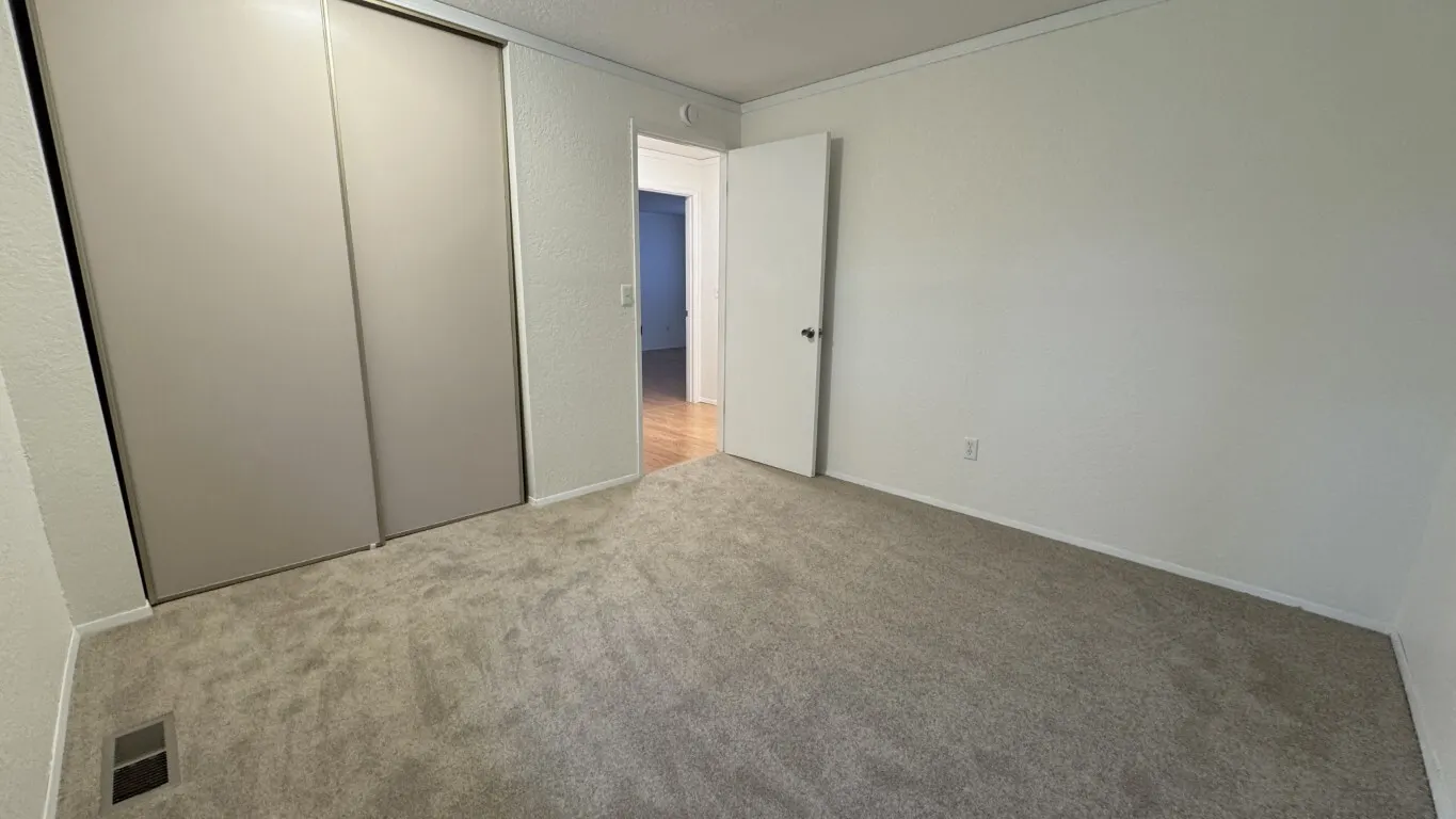 16930 North Road , Bothell, WA 98012