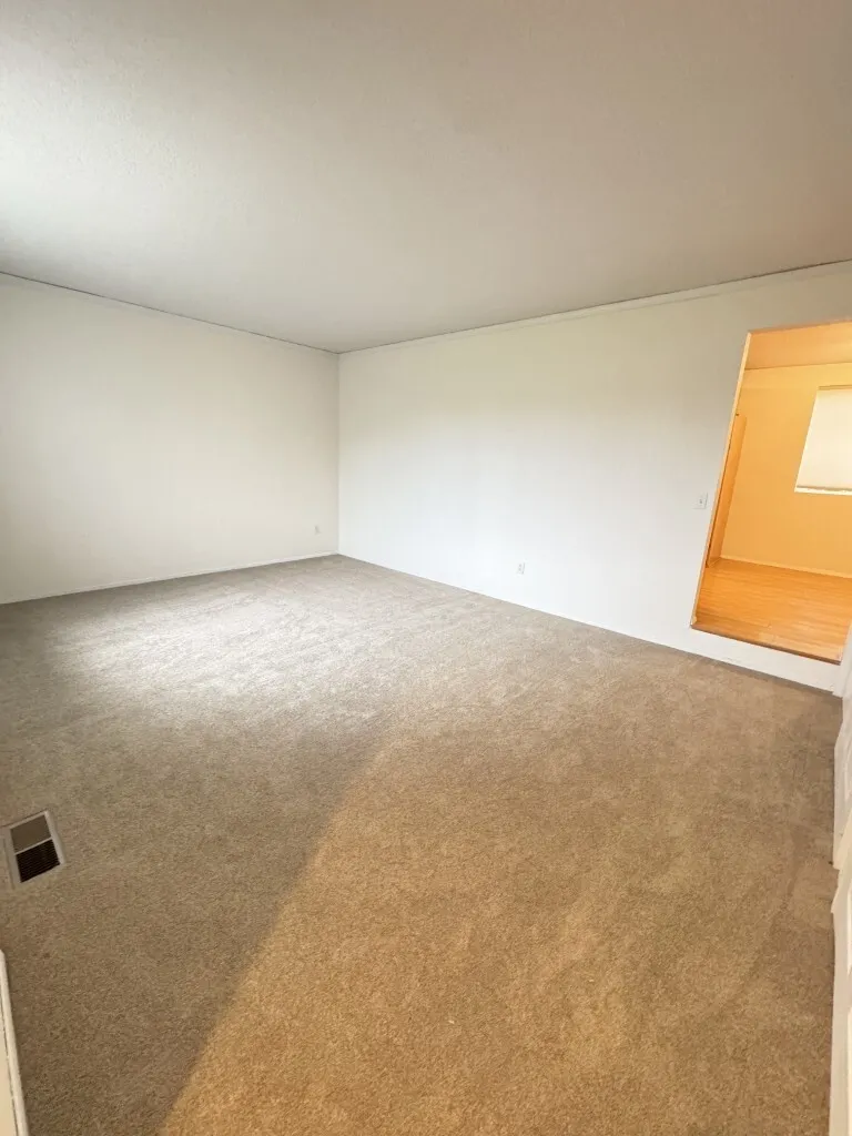 16930 North Road , Bothell, WA 98012