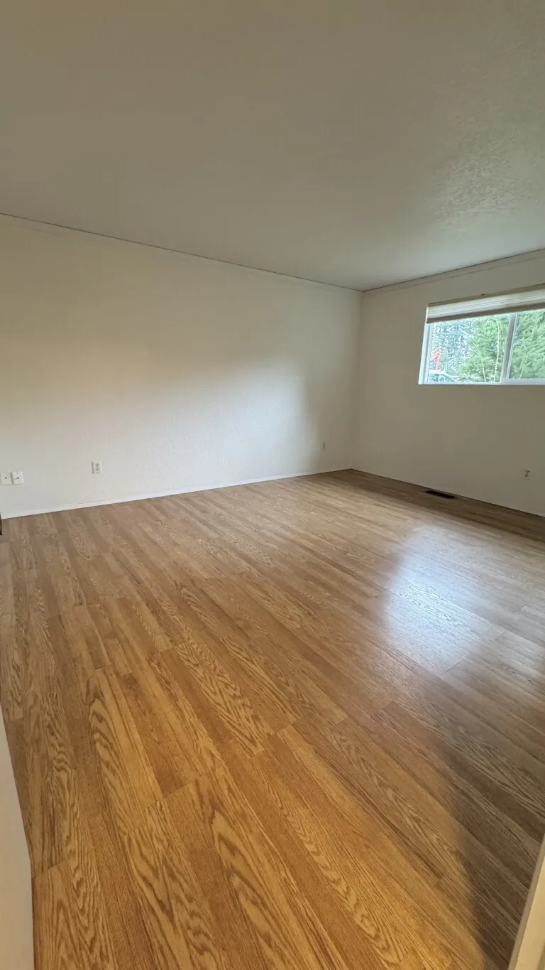 16930 North Road , Bothell, WA 98012