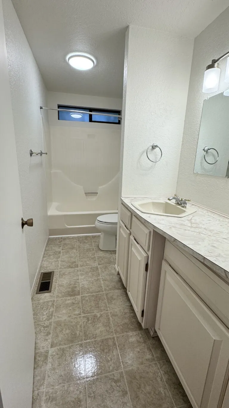 16930 North Road , Bothell, WA 98012