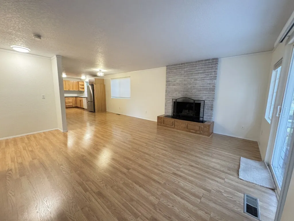 16930 North Road , Bothell, WA 98012