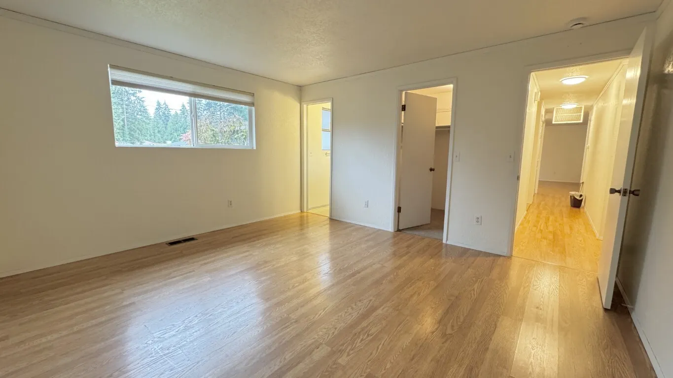 16930 North Road , Bothell, WA 98012