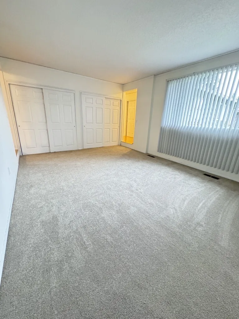 16930 North Road , Bothell, WA 98012