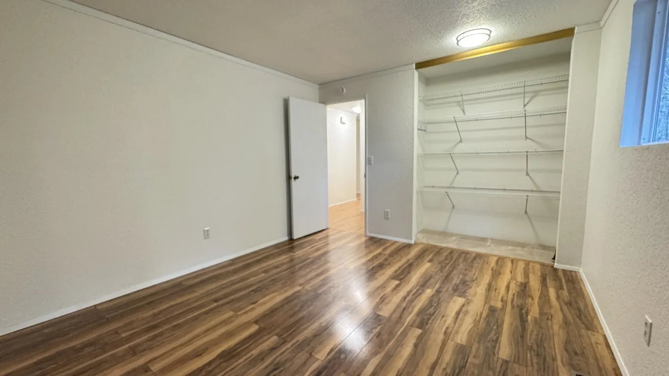 16930 North Road , Bothell, WA 98012