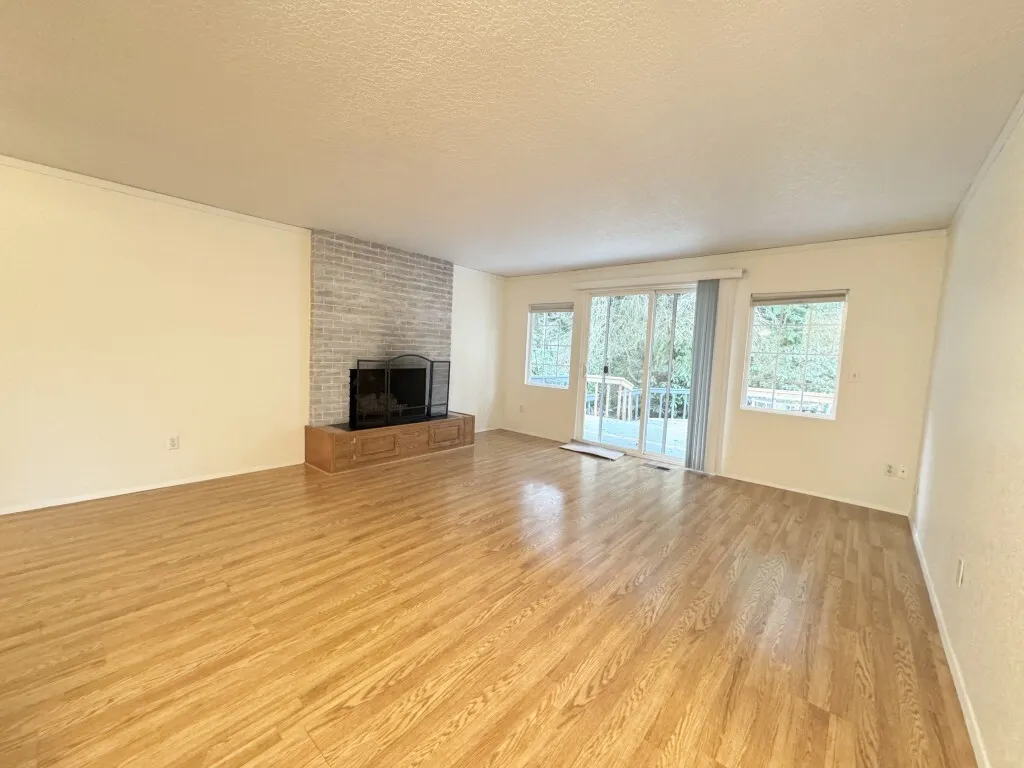 16930 North Road , Bothell, WA 98012