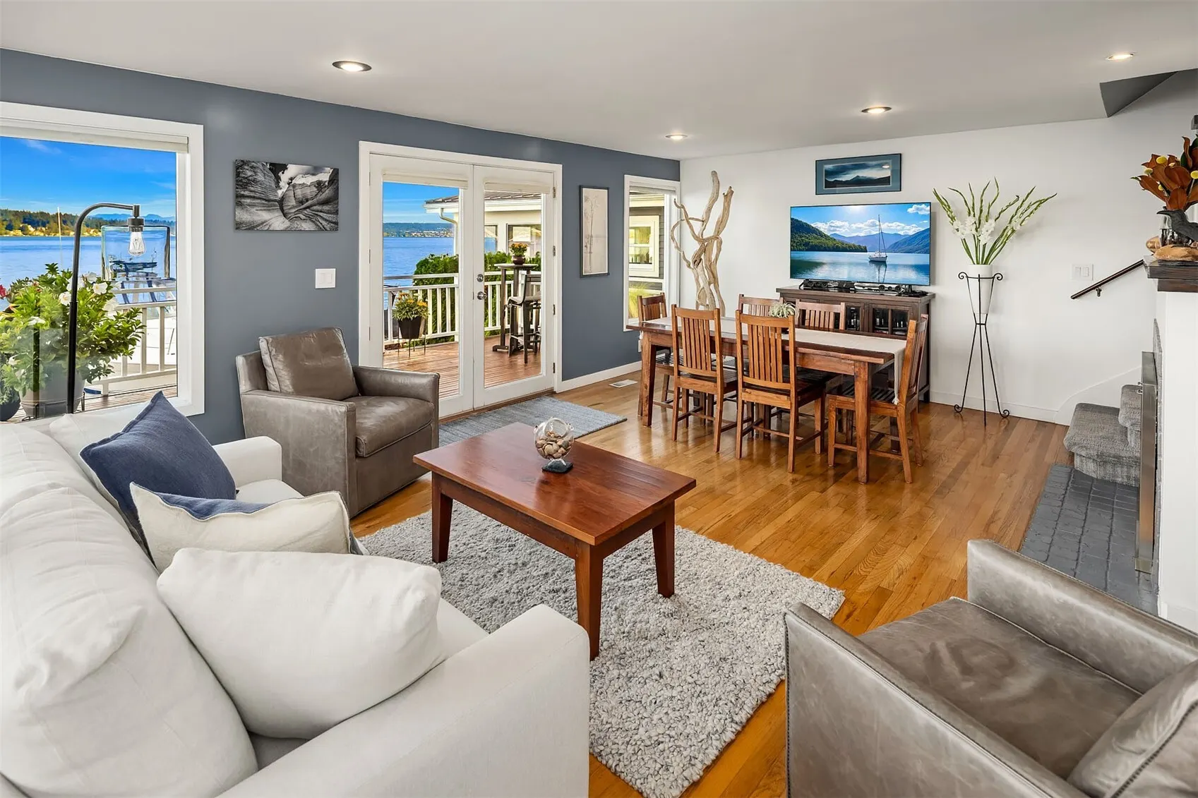 10500 Riviera Place NE, Seattle, WA 98125