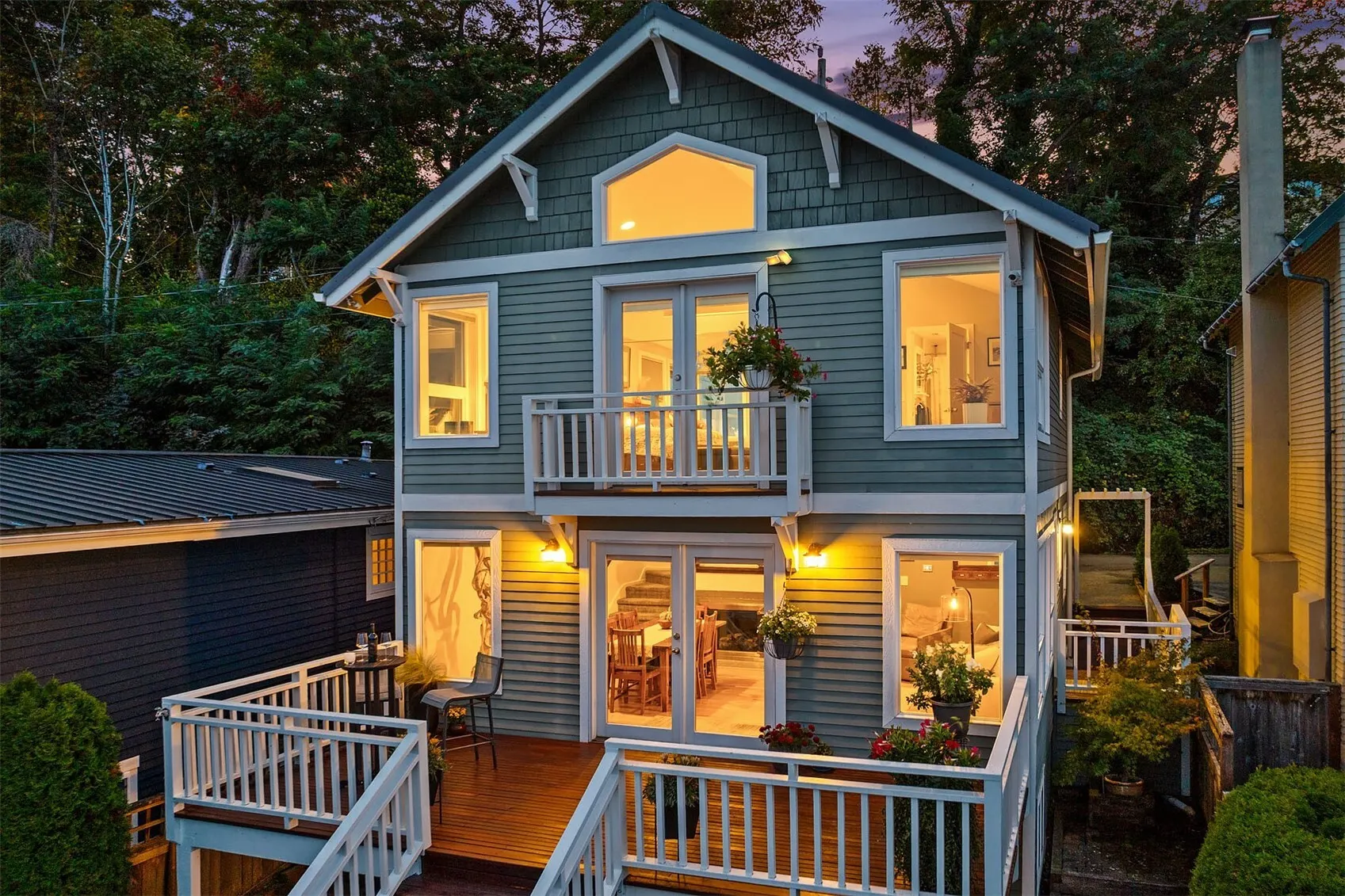 10500 Riviera Place NE, Seattle, WA 98125