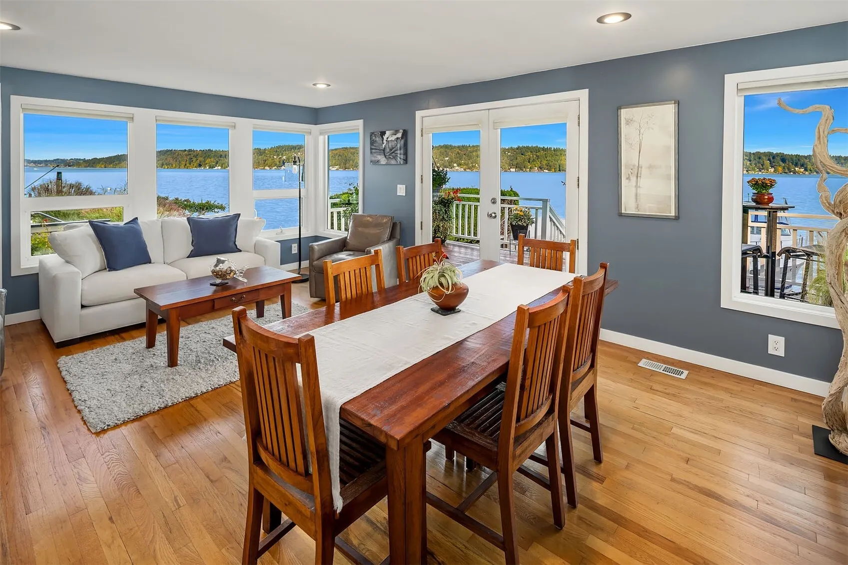 10500 Riviera Place NE, Seattle, WA 98125