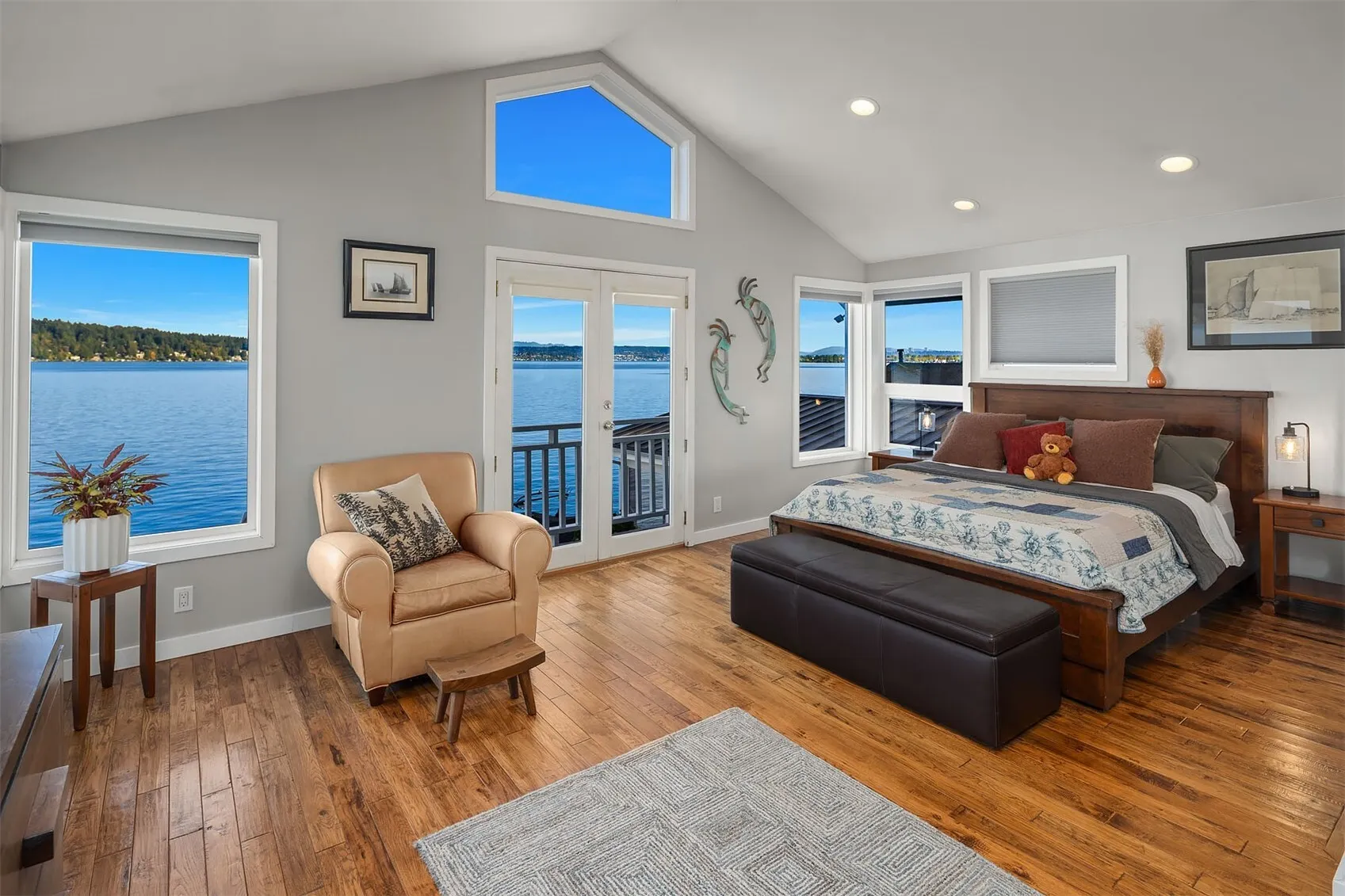 10500 Riviera Place NE, Seattle, WA 98125