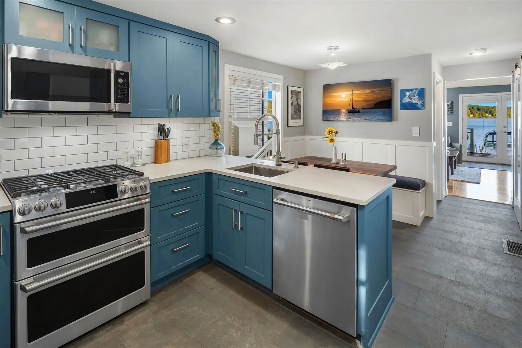 10500 Riviera Place NE, Seattle, WA 98125