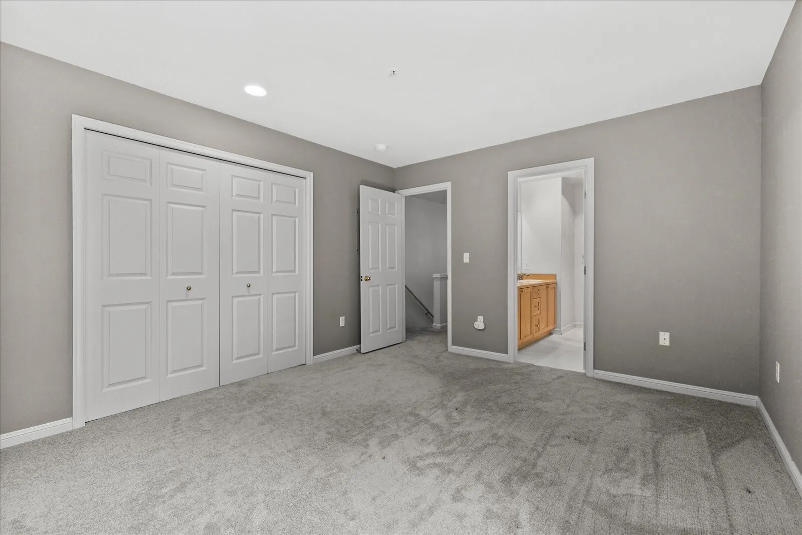9217 122nd Court NE #112, Kirkland, WA 98033