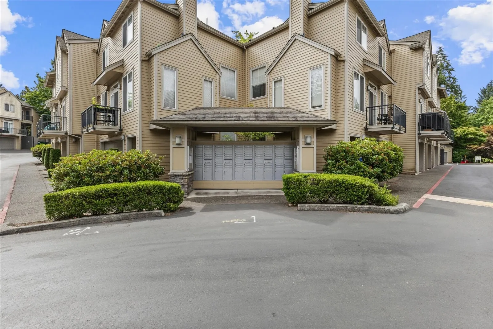 9217 122nd Court NE #112, Kirkland, WA 98033
