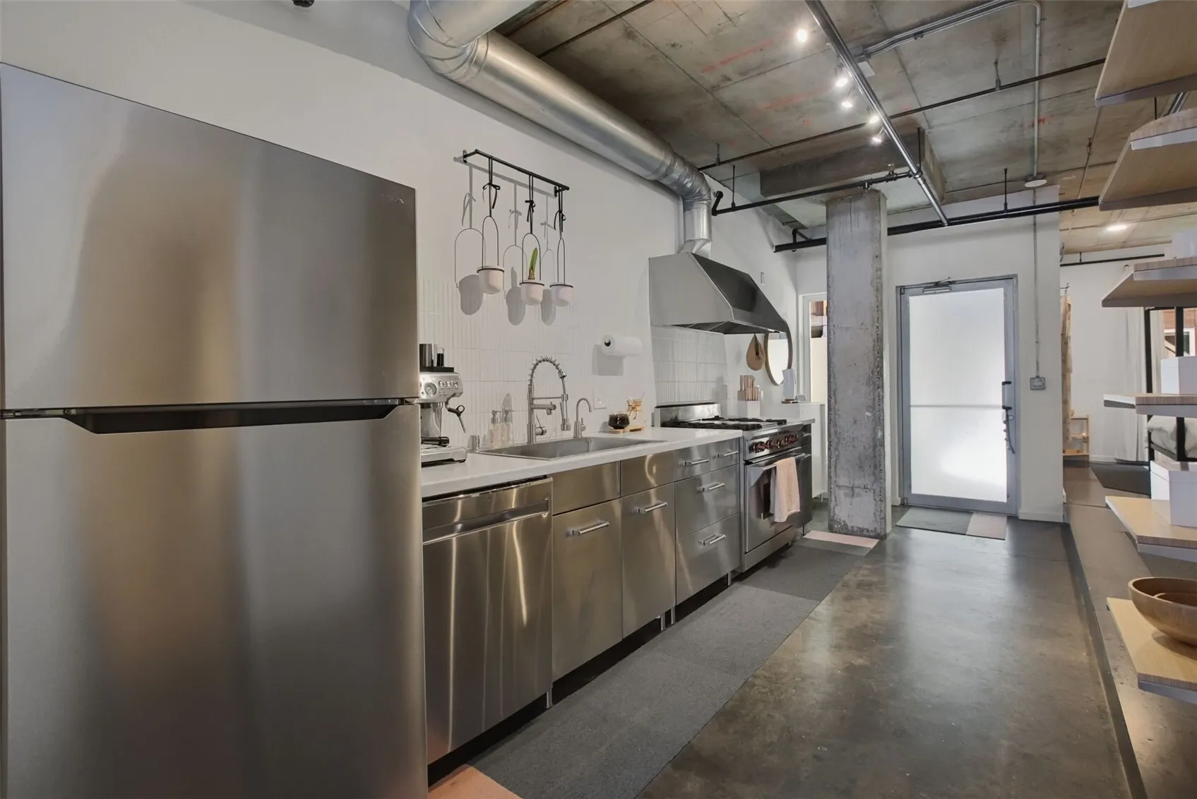 2307 Western Avenue , Seattle, WA 98121