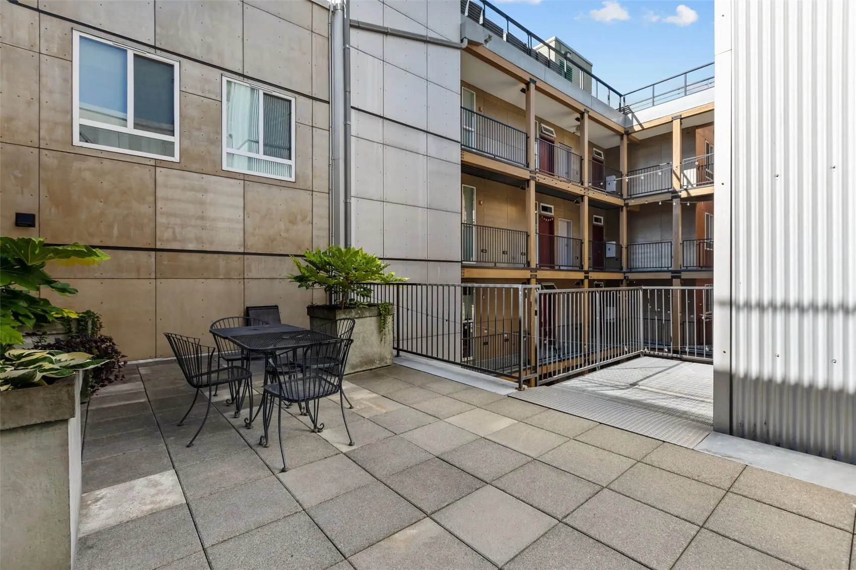 2307 Western Avenue , Seattle, WA 98121