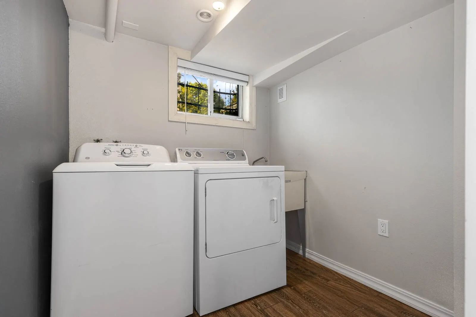 105 Wells Ave N , Renton, WA 98057