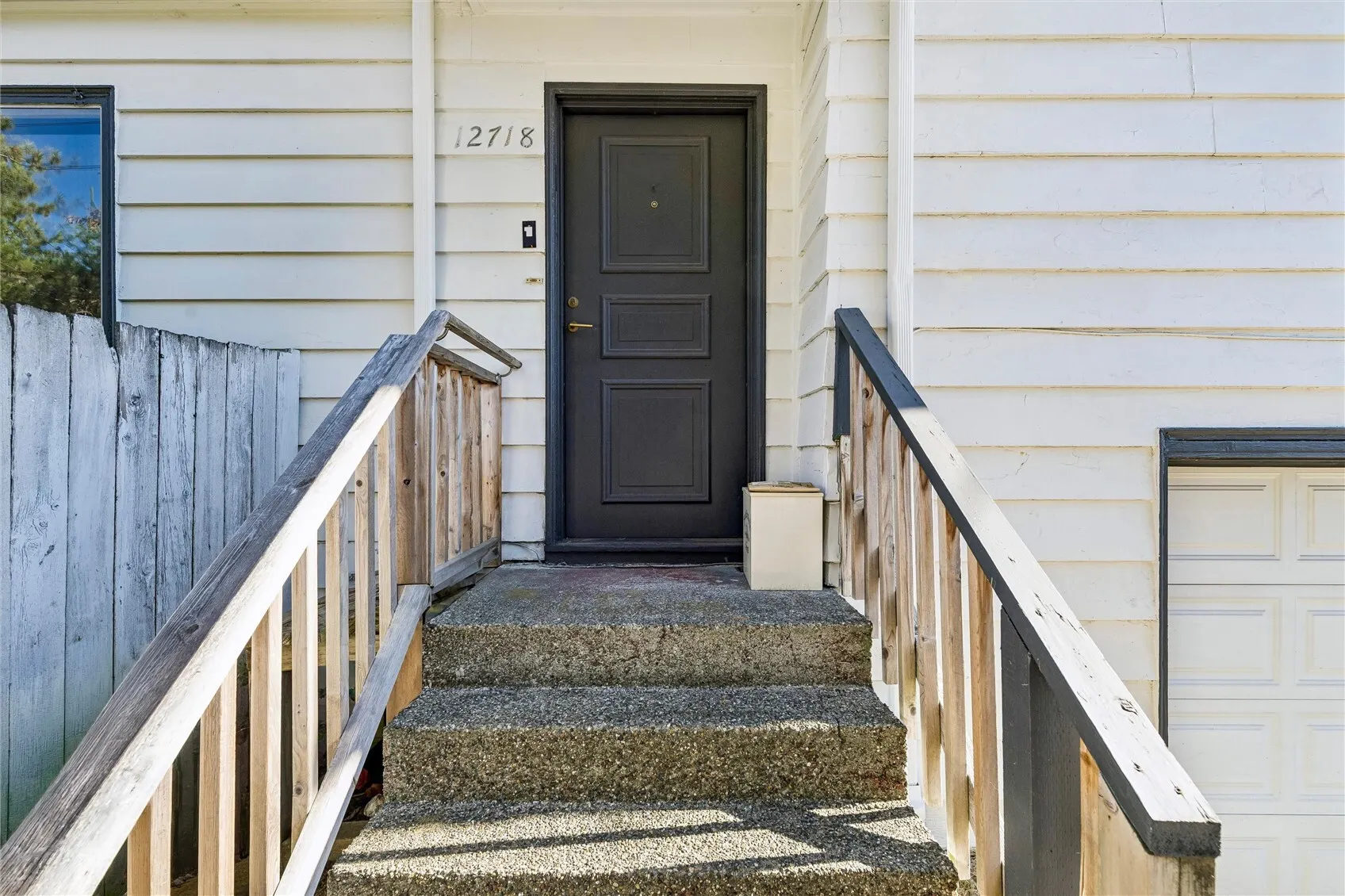12718 5th Avenue NE, Seattle, WA 98125