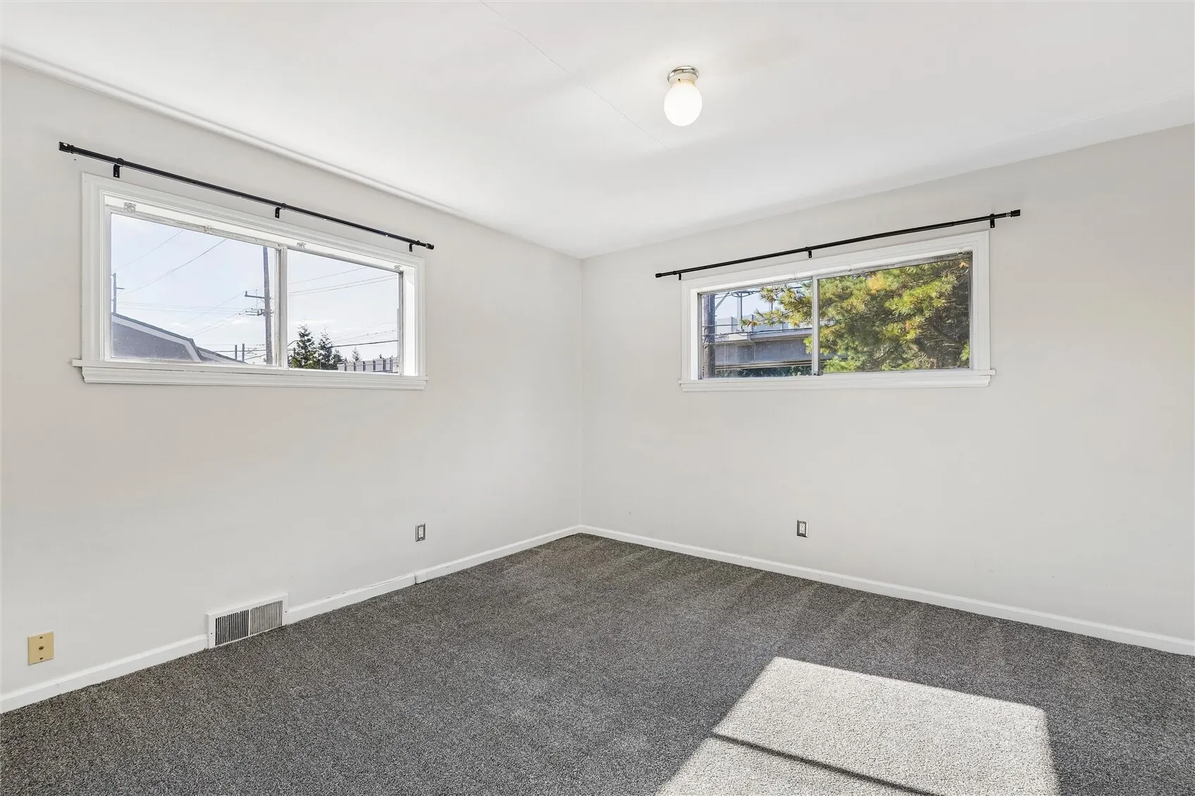 12718 5th Avenue NE, Seattle, WA 98125