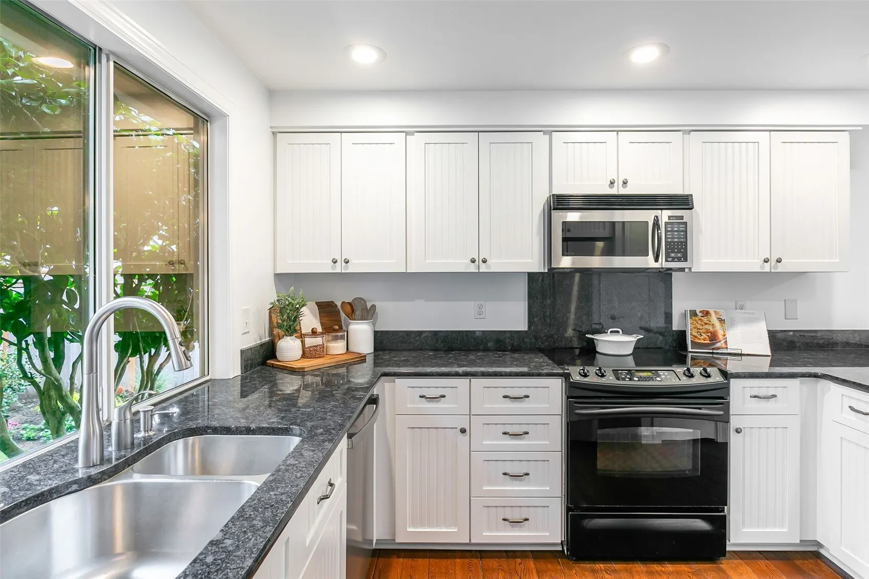 6357 114th Avenue SE, Bellevue, WA 98006