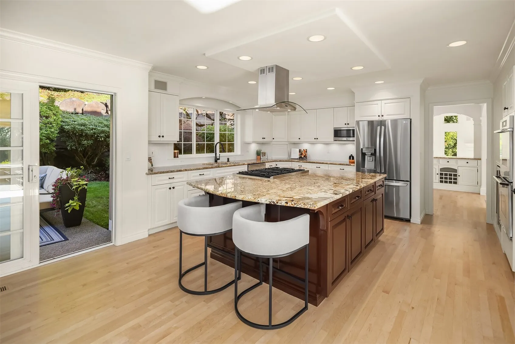 20230 NE 18th Place , Sammamish, WA 98074