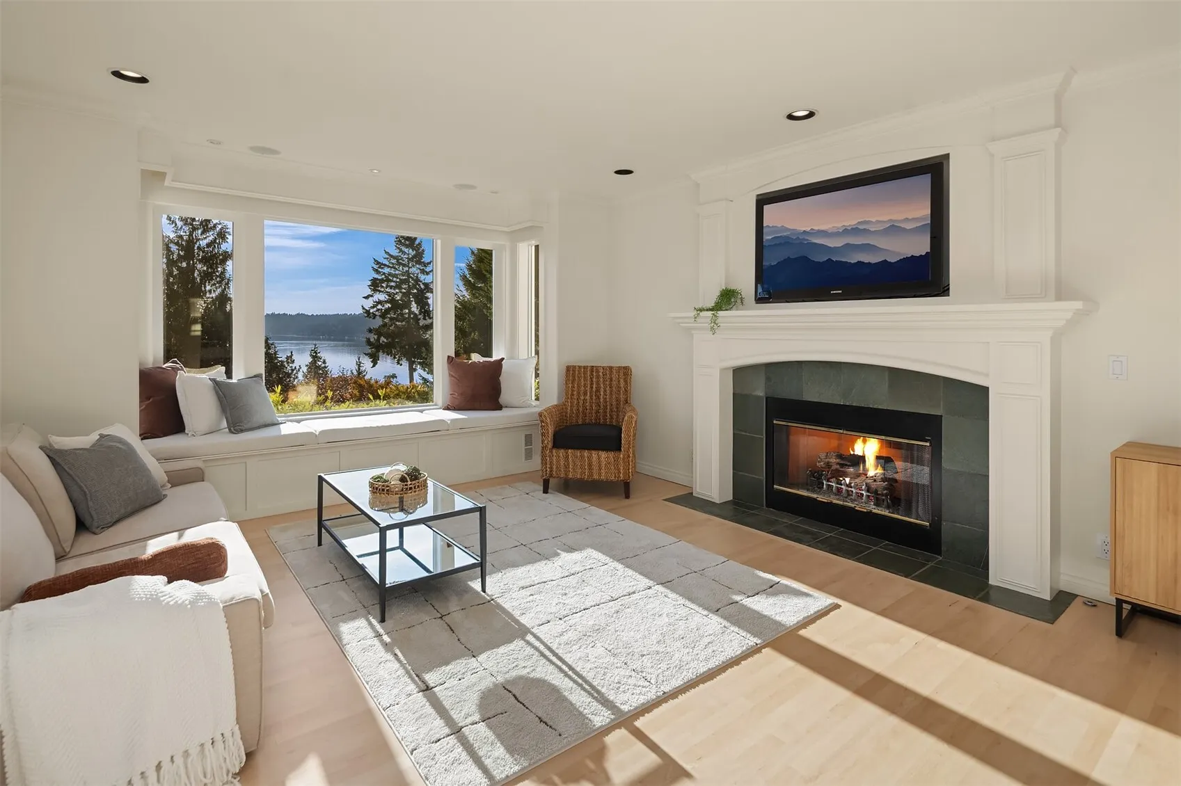 20230 NE 18th Place , Sammamish, WA 98074