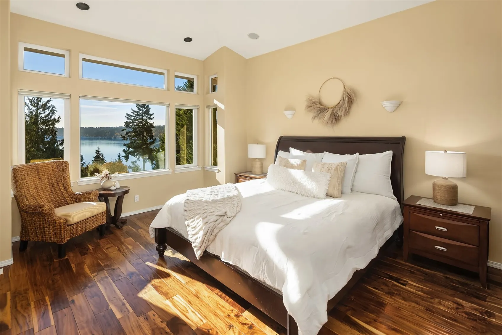 20230 NE 18th Place , Sammamish, WA 98074