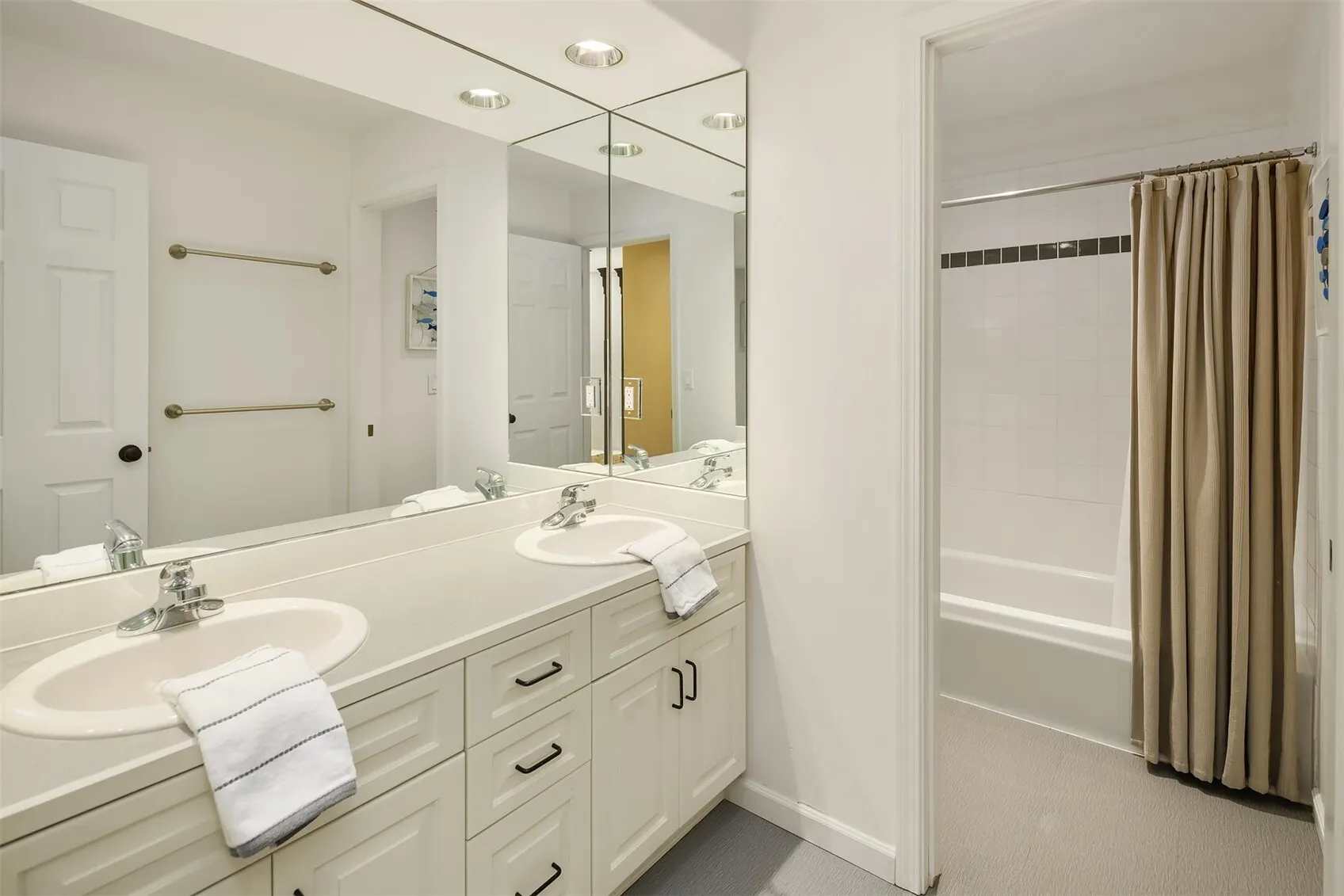 20230 NE 18th Place , Sammamish, WA 98074