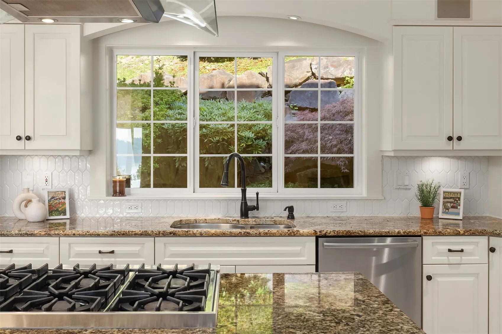 20230 NE 18th Place , Sammamish, WA 98074