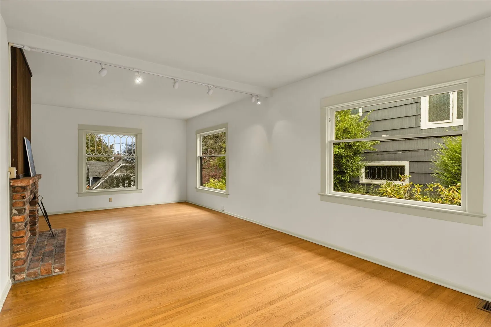 1123 38th Avenue , Seattle, WA 98122-5201
