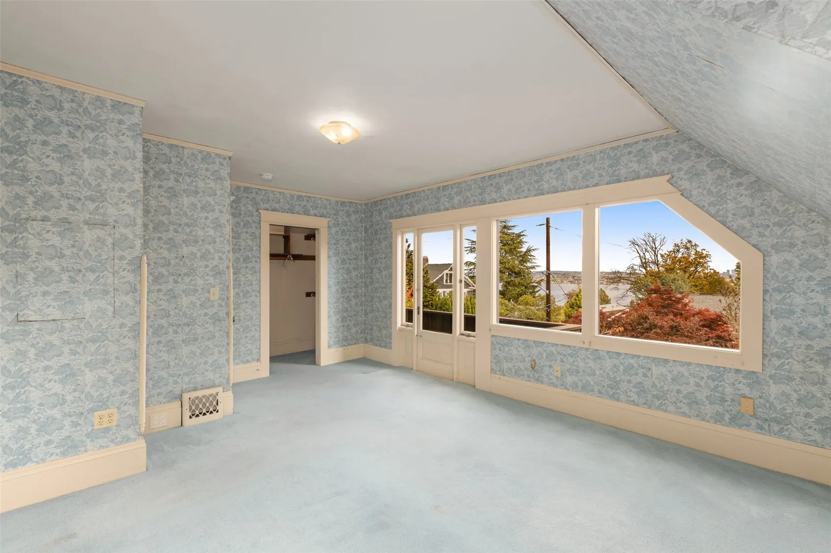 1123 38th Avenue , Seattle, WA 98122-5201