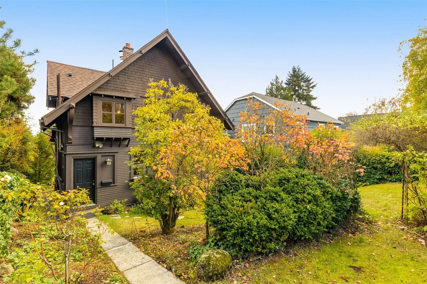 1123 38th Avenue , Seattle, WA 98122-5201