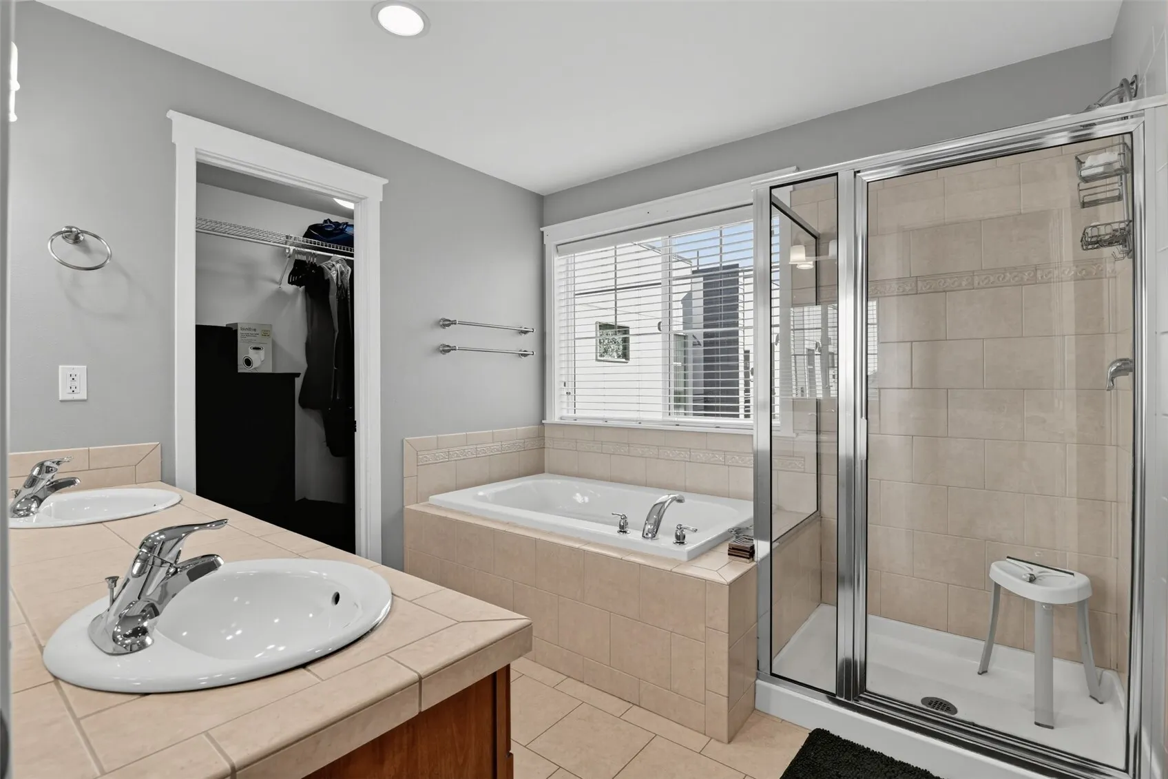 8374 Loyal Way NW #A, Seattle, WA 98117