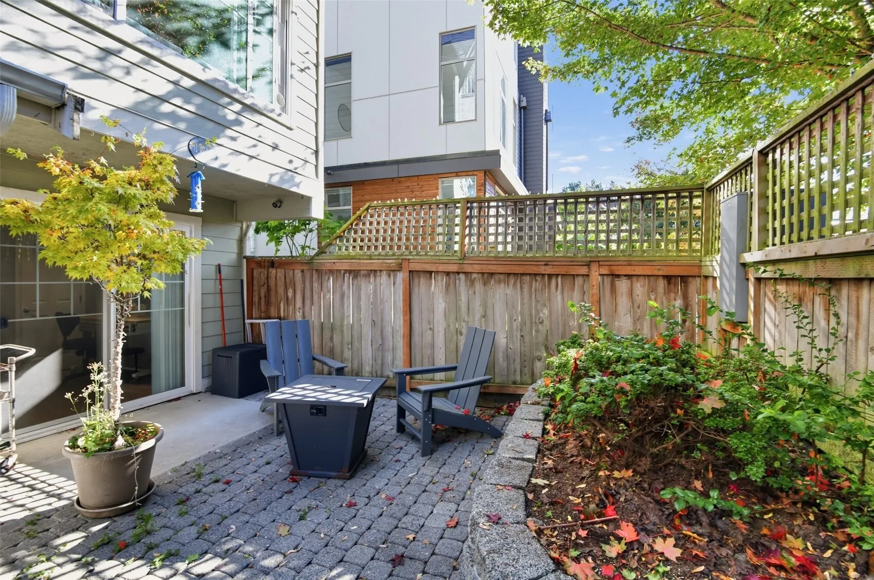 8374 Loyal Way NW #A, Seattle, WA 98117