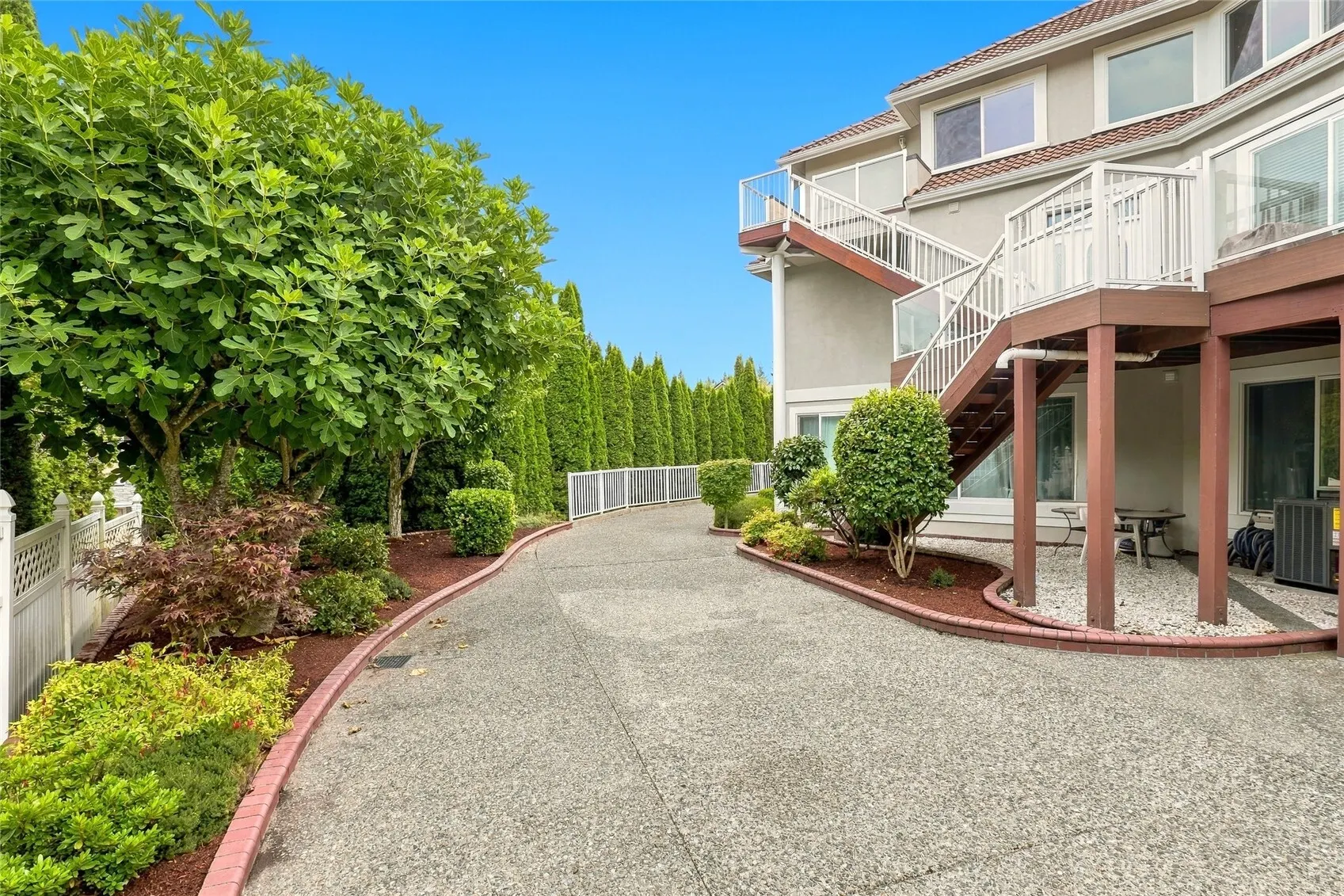9216 132nd Avenue NE, Redmond, WA 98052